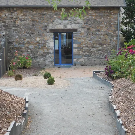 Le Chene Blanc Bed & Breakfast